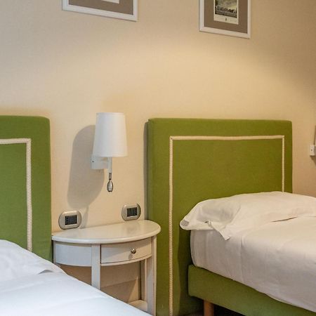 Casa Isolani Luxury Rooms Piazza Maggiore โบโลญญา ภายนอก รูปภาพ