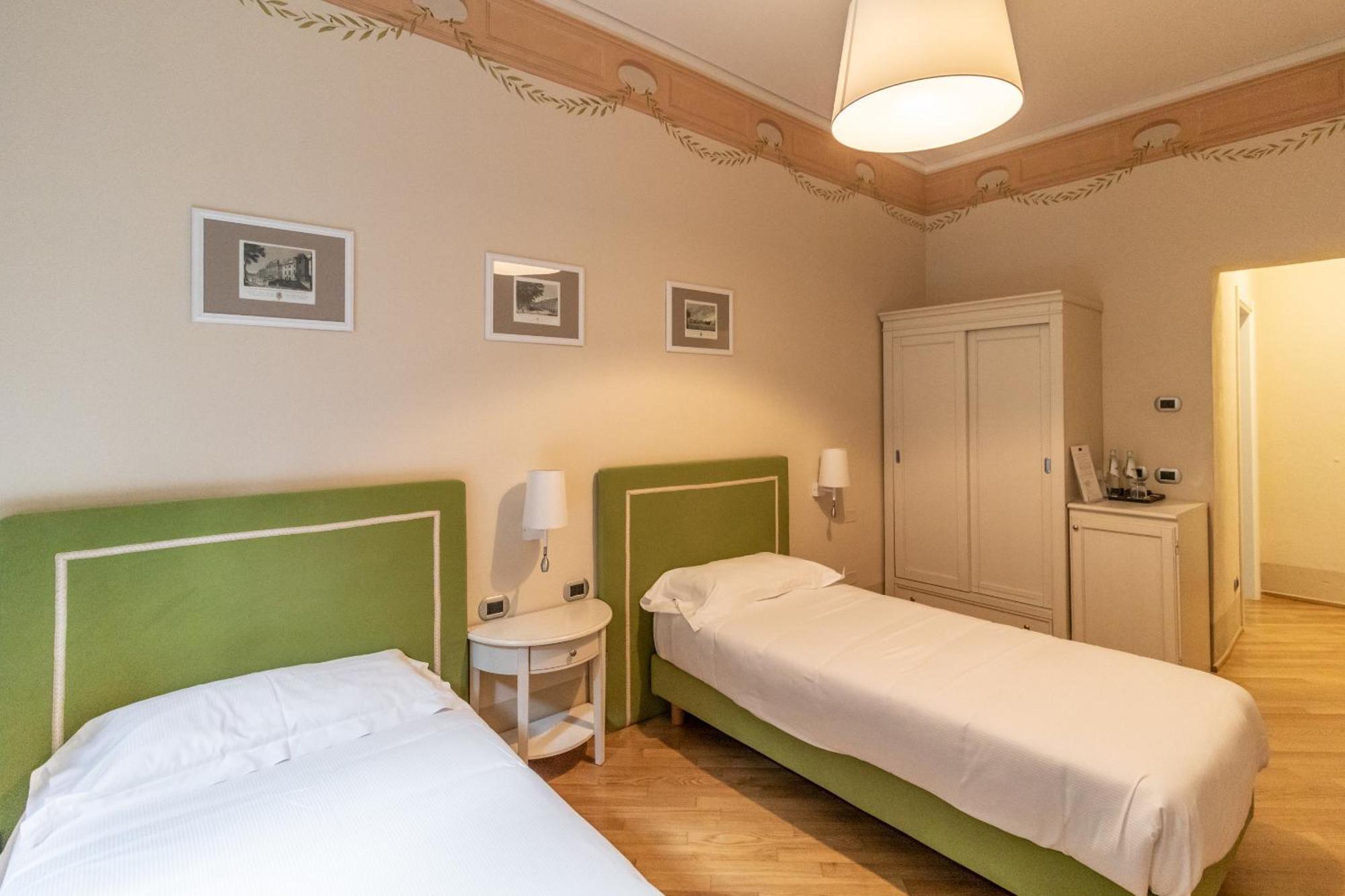 Casa Isolani Luxury Rooms Piazza Maggiore โบโลญญา ภายนอก รูปภาพ