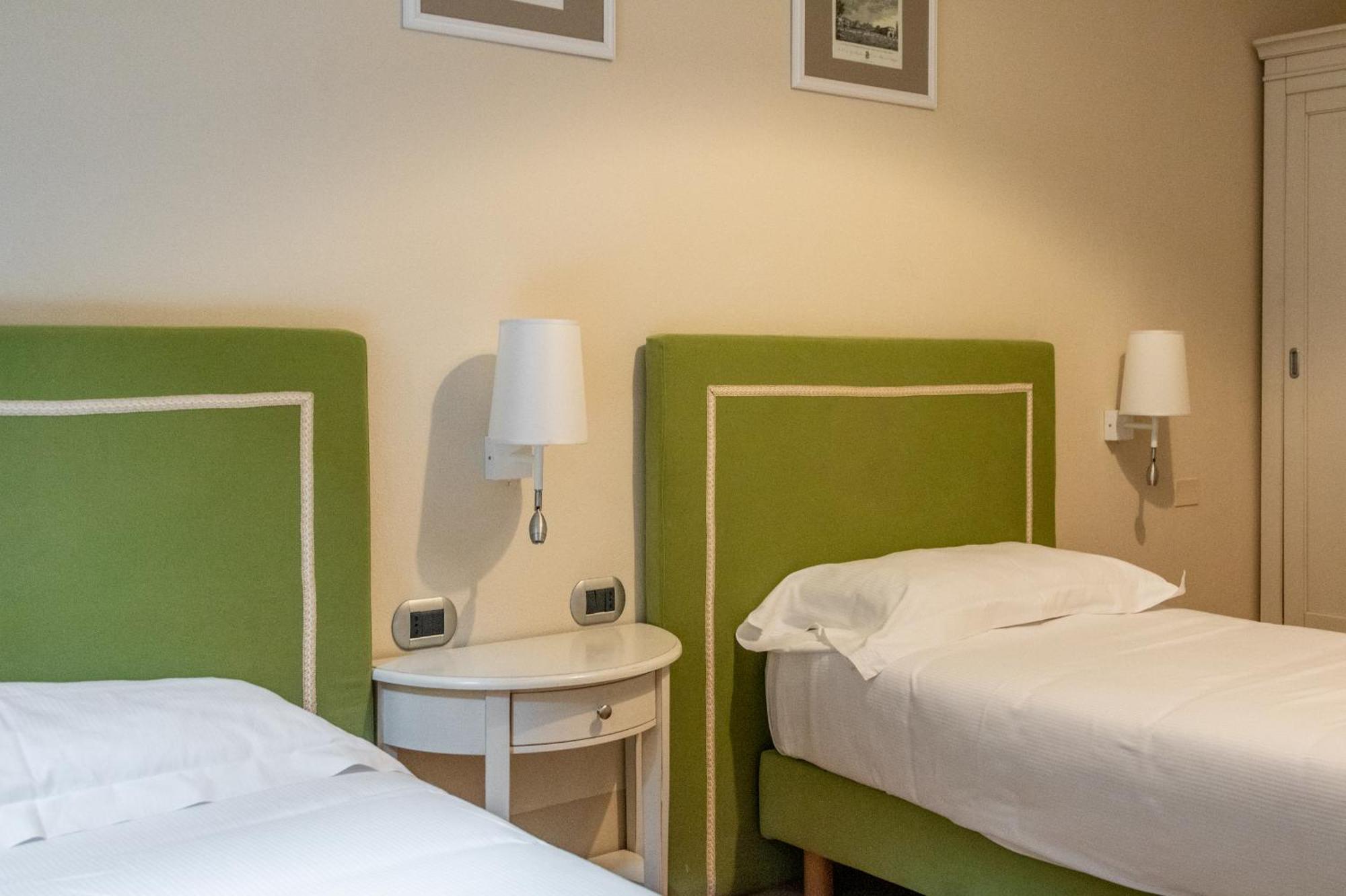 Casa Isolani Luxury Rooms Piazza Maggiore โบโลญญา ภายนอก รูปภาพ