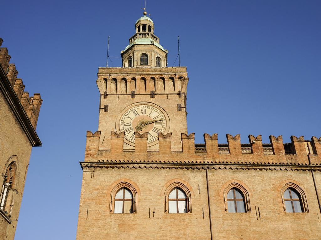Casa Isolani Luxury Rooms Piazza Maggiore โบโลญญา ภายนอก รูปภาพ