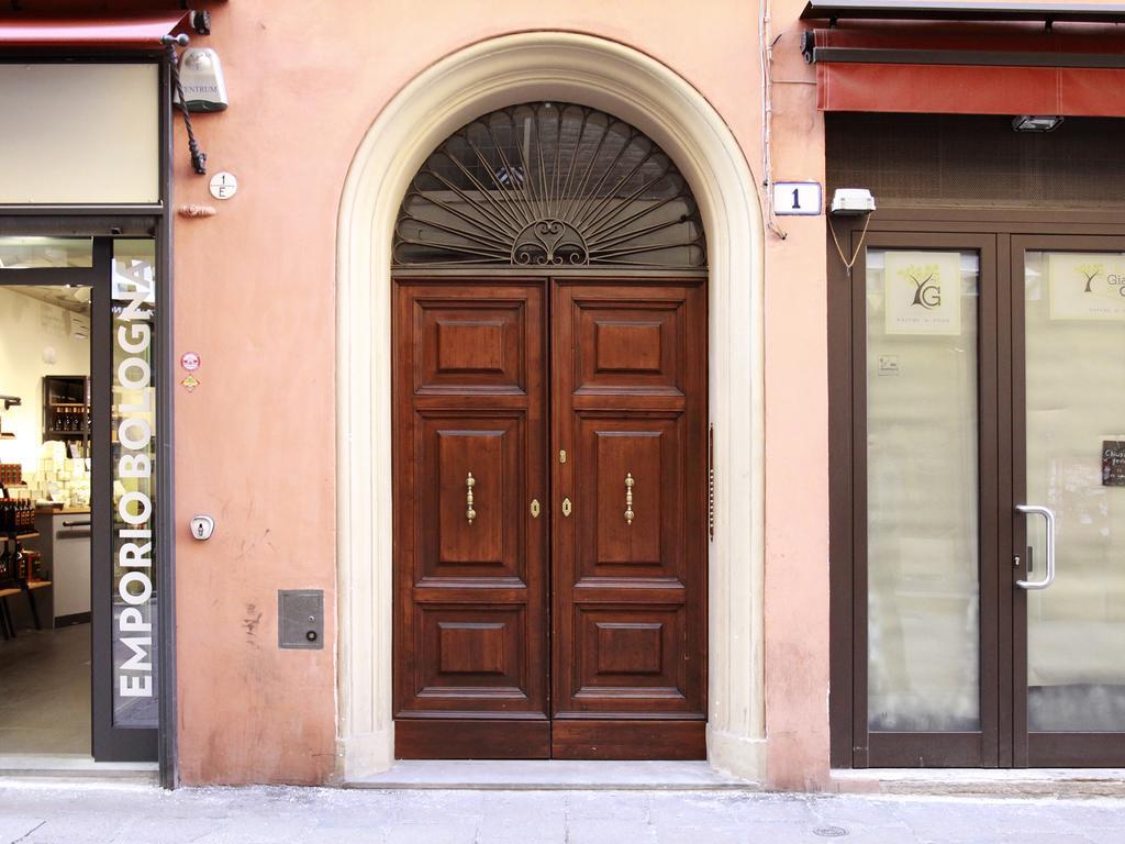 Casa Isolani Luxury Rooms Piazza Maggiore โบโลญญา ภายนอก รูปภาพ