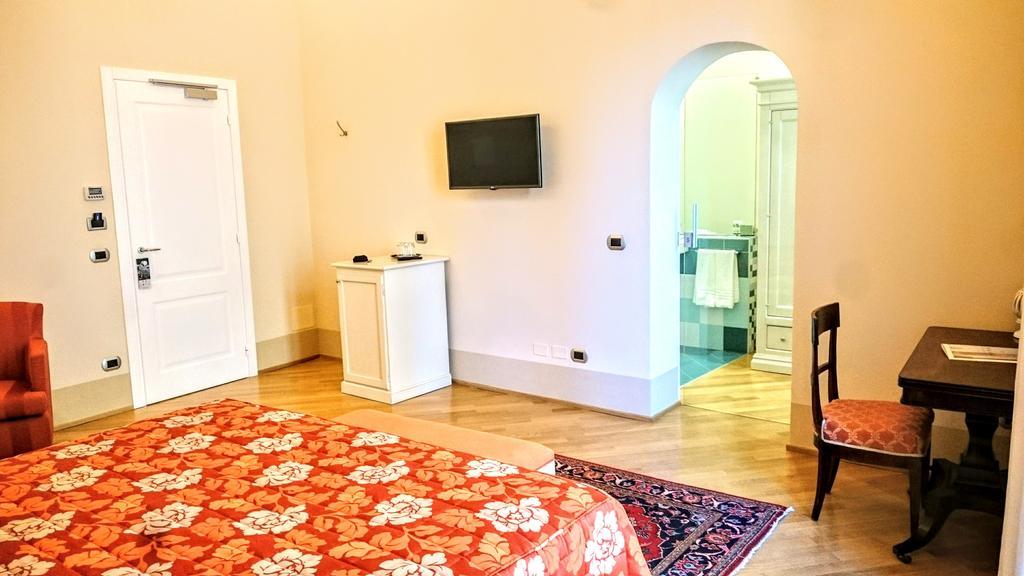 Casa Isolani Luxury Rooms Piazza Maggiore โบโลญญา ภายนอก รูปภาพ