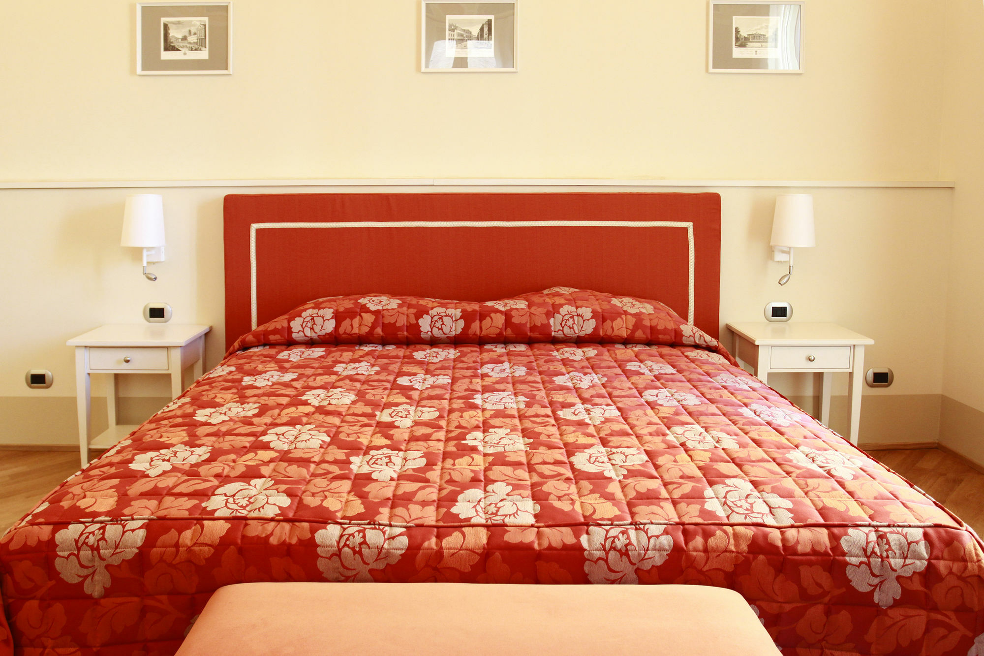 Casa Isolani Luxury Rooms Piazza Maggiore โบโลญญา ภายนอก รูปภาพ